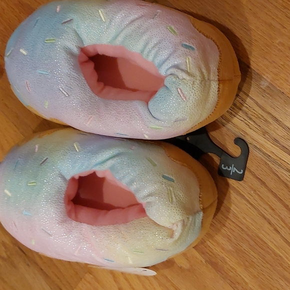 Wonder Nation Slippers - Picture 7 of 10